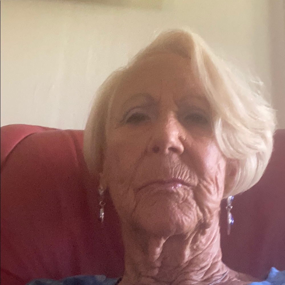 Meet your Posher, Edwina